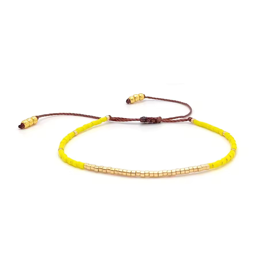 Bracelet vert menthe en perles Miyuki fines et légères.