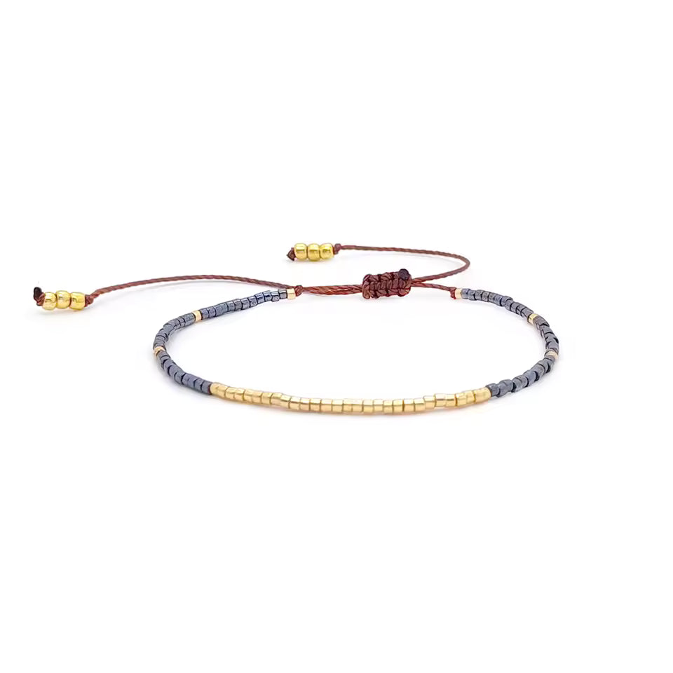 Bracelet bleu ciel Miyuki offrant une palette douce et lumineuse.