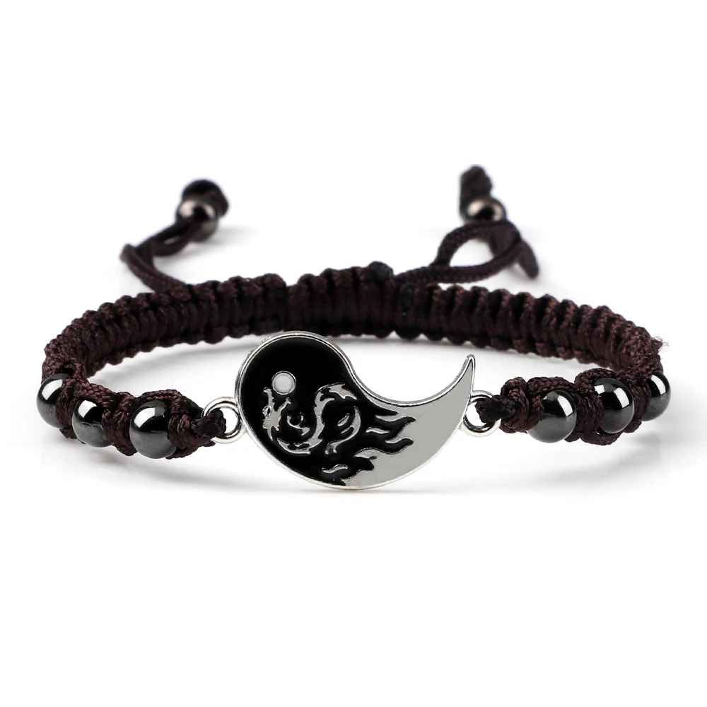 Perles effet hématite au reflet métallisé, pour une touche sobre et structurée au poignet.