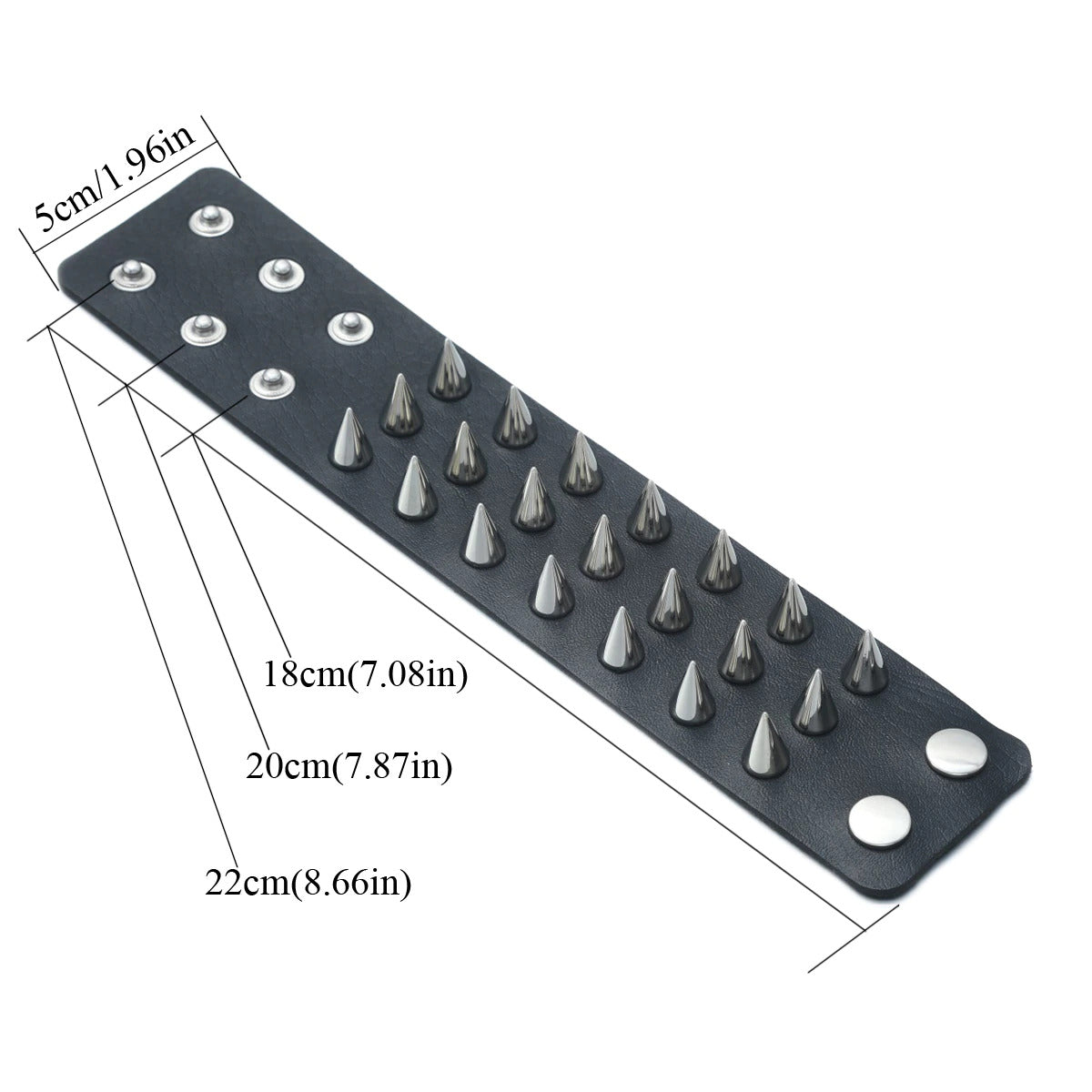 Bracelet large noir orné de clous pointus, inspiré du style rock des années 80.